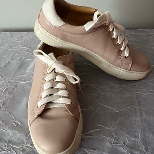 Women’s Jack Rogers Blush Pink Sneakers white laces size 7 preppy